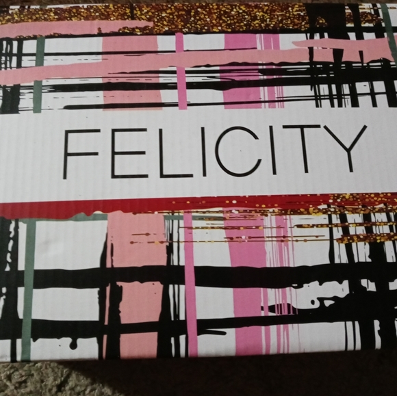 Pink Pumps - Picture 5 of 6